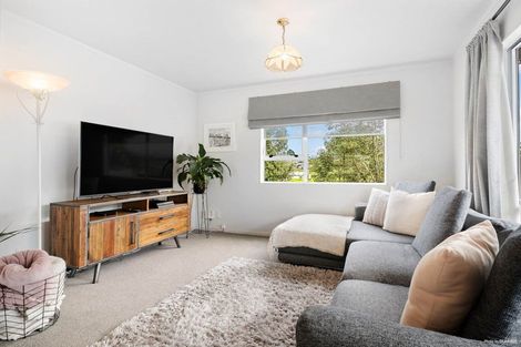 Photo of property in 2/494 East Coast Road, Windsor Park, Auckland, 0630