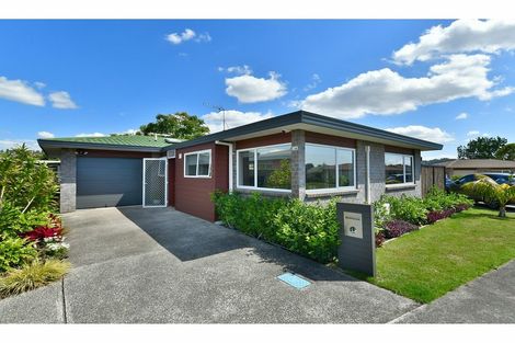 Photo of property in 2/54 Lakeside Drive, Orewa, 0931