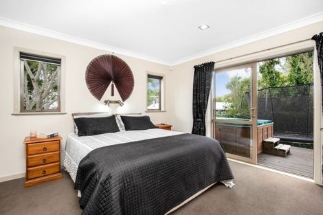 Photo of property in 2 Rays Way, Tuakau, 2121