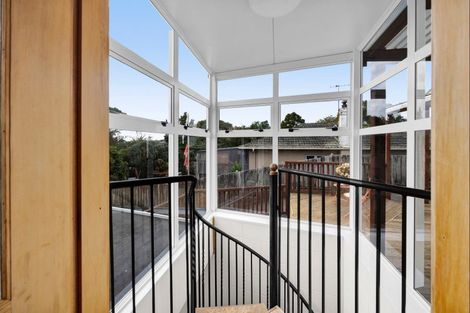 Photo of property in 27 Bonithon Avenue, Moturoa, New Plymouth, 4310