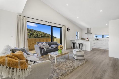 Photo of property in 18 Cathie Place, Karori, Wellington, 6012