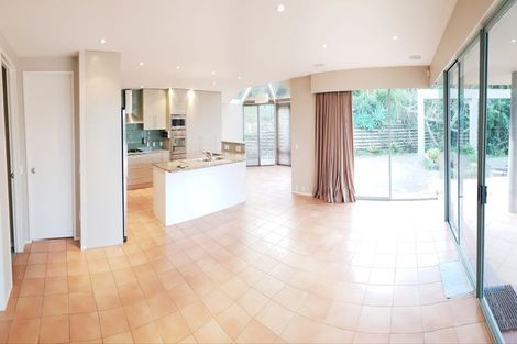 Photo of property in 15 Chisbury Terrace, Shelly Park, Auckland, 2014