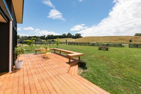 Photo of property in 34 Pourerere Road, Waipawa, 4271
