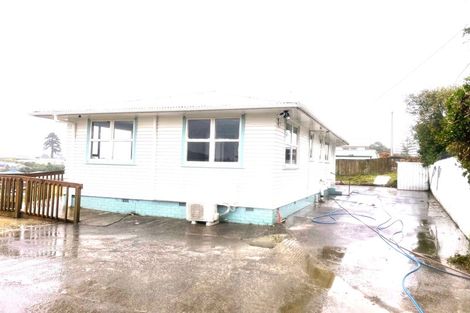 Photo of property in 83 Christmas Road, Manurewa, Auckland, 2102