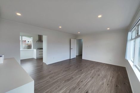 Photo of property in 11 Coletta Lane, Te Atatu South, Auckland, 0610