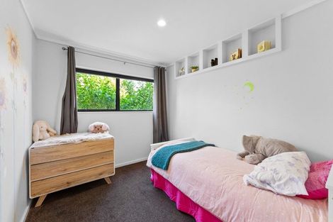 Photo of property in 18b Mayfair Place, Westown, New Plymouth, 4310