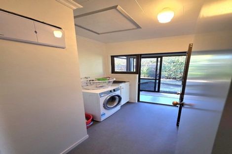 Photo of property in 7a Winstone Place, Highlands Park, New Plymouth, 4312
