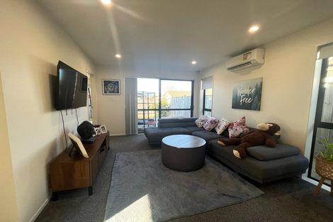 Photo of property in 14 Farmland Road, Papakura, 2110