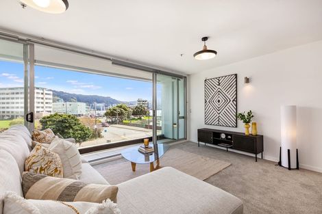 Photo of property in Aqua, 6/74 Oriental Parade, Oriental Bay, Wellington, 6011