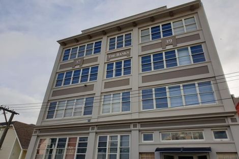 Photo of property in 37u2 Majoribanks Street, Mount Victoria, Wellington, 6011