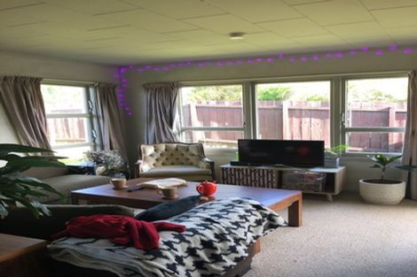 Photo of property in 34 Butterworth Drive, Glendene, Auckland, 0602