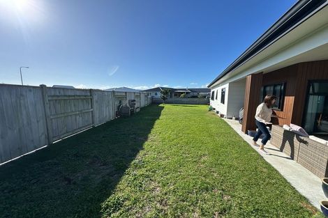 Photo of property in 3 Snappers Lane, Foxton Beach, Foxton, 4815