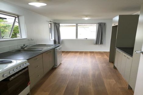 Photo of property in 42 Pisces Road, Glen Eden, Auckland, 0602