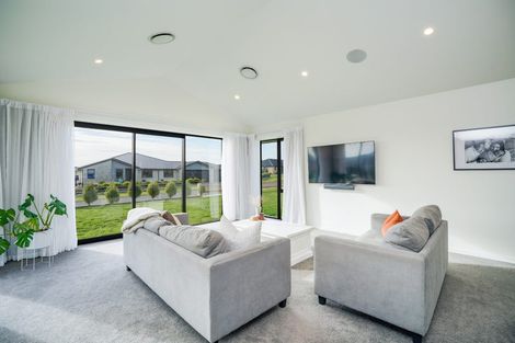 Photo of property in 6 Chatham Rise, Seaward Bush, Invercargill, 9812