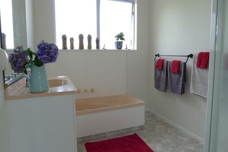 Photo of property in 7 Hereford Place, Waihi Beach, 3611