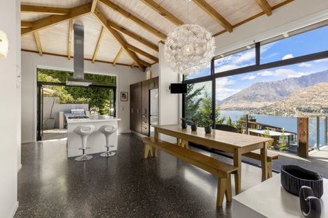 Photo of property in 32 Highview Terrace, Queenstown, 9300