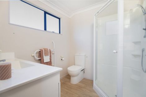 Photo of property in 121 Westchester Drive, Churton Park, Wellington, 6037