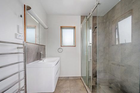 Photo of property in 10 Merewhira Road, Paremoremo, Albany, 0793