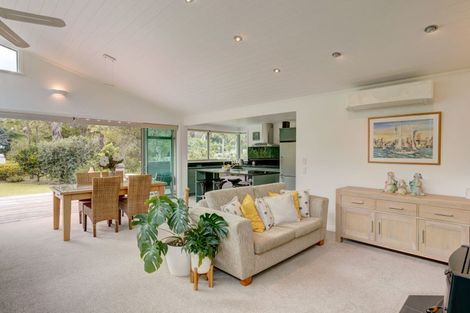 Photo of property in 13 Florance Avenue, Russell, 0202