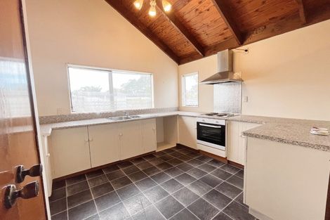 Photo of property in 51 Oreil Avenue, West Harbour, Auckland, 0618