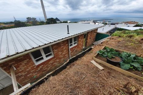 Photo of property in 33 Findlay Street, Moturoa, New Plymouth, 4310
