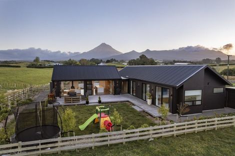 Photo of property in 589 Kent Road, Korito, New Plymouth, 4371
