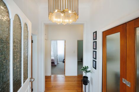 Photo of property in 24 Oxford Street, Hokowhitu, Palmerston North, 4410