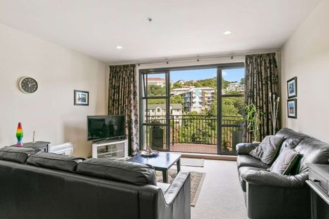 Photo of property in Atrium Towers, 8i/154 The Terrace, Wellington Central, Wellington, 6011