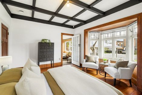 Photo of property in 72 Eversleigh Road, Belmont, Auckland, 0622