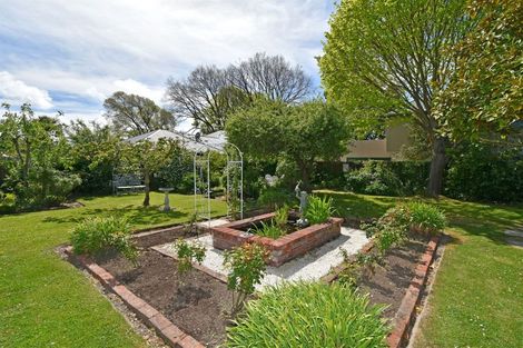Photo of property in 8 Norwood Street, Beckenham, Christchurch, 8023