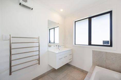 Photo of property in 26 Sardinia Grove, Fitzherbert, Palmerston North, 4410