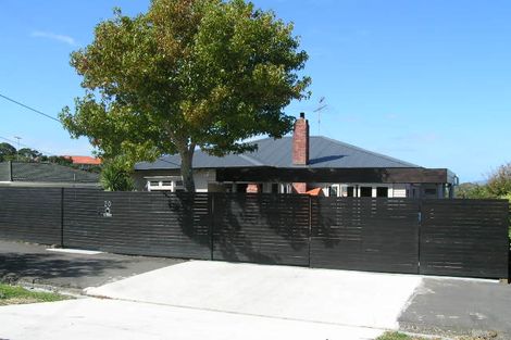Photo of property in 1/20 Seaview Avenue, Northcote, Auckland, 0627