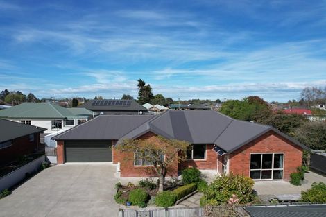 Photo of property in 96 Park Street, Winton, 9720