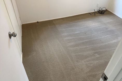 Photo of property in 12 Glenvale Place, Totara Vale, Auckland, 0629