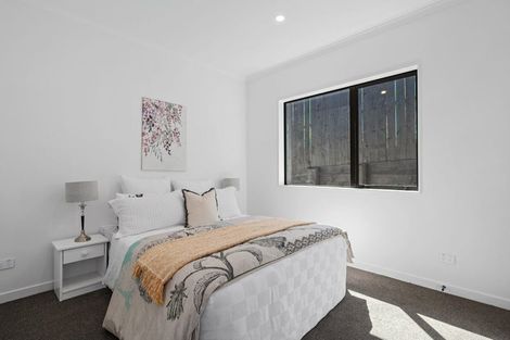 Photo of property in 52 Whakairo Crescent, Gulf Harbour, 0930