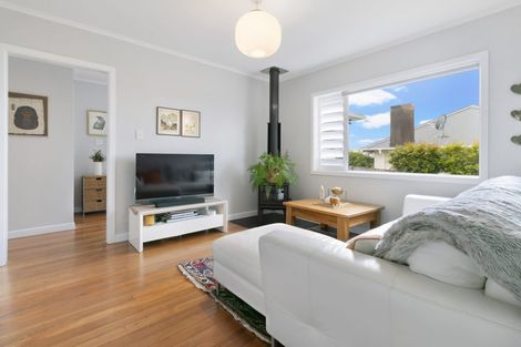 Photo of property in 53 Verran Road, Birkenhead, Auckland, 0626
