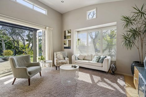 Photo of property in 1/2 Clifton Road, Hauraki, Auckland, 0622