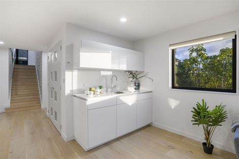 Photo of property in 102b Mellons Bay Road, Mellons Bay, Auckland, 2014