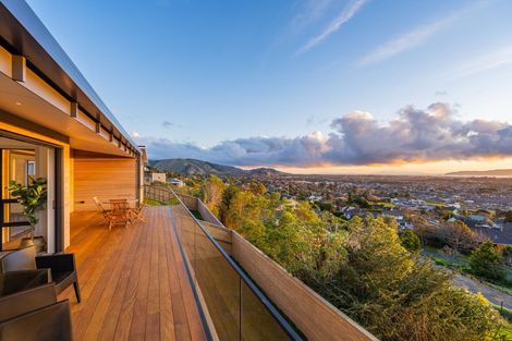 Photo of property in 92 Kotare Street, Waikanae, 5036