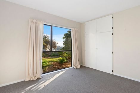 Photo of property in 20 Inverness Lane, Redcliffs, Christchurch, 8081