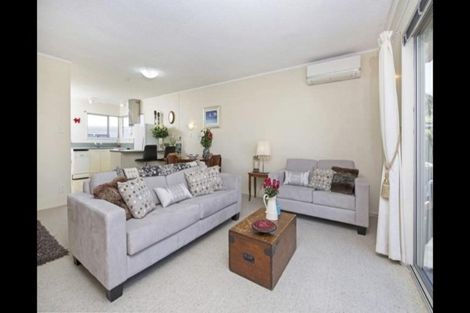 Photo of property in 2/17 Vida Place, Howick, Auckland, 2014