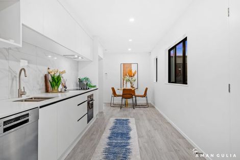 Photo of property in 26-28 Pomaria Road, Henderson, Auckland, 0610