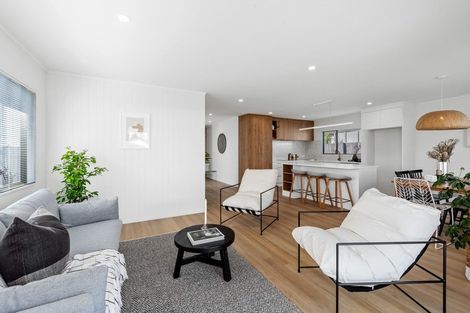 Photo of property in 122a Lynwood Road, New Lynn, Auckland, 0600