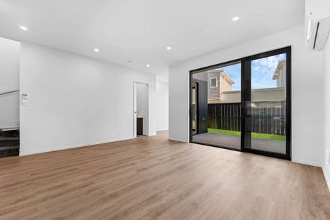 Photo of property in 6e Cascades Road, Pakuranga Heights, Auckland, 2010