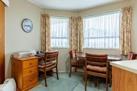 Photo of property in 8b Allardice Street, Dannevirke, 4930