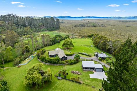 Photo of property in 842 South Head Road, South Head, Helensville, 0874