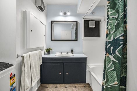Photo of property in 55 Waitohu Road, York Bay, Lower Hutt, 5013