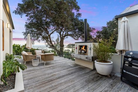 Photo of property in 10 Zita Avenue, Matakatia, Whangaparaoa, 0930