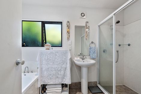 Photo of property in 222 Forrest Hill Road, Forrest Hill, Auckland, 0620