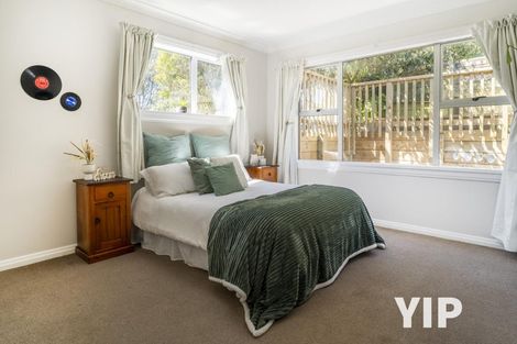 Photo of property in 7 Wakely Road, Newlands, Wellington, 6037